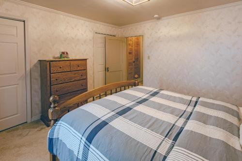 Katil atau katil-katil dalam bilik di Sunrise Shores Retreat in Three Lakes WI