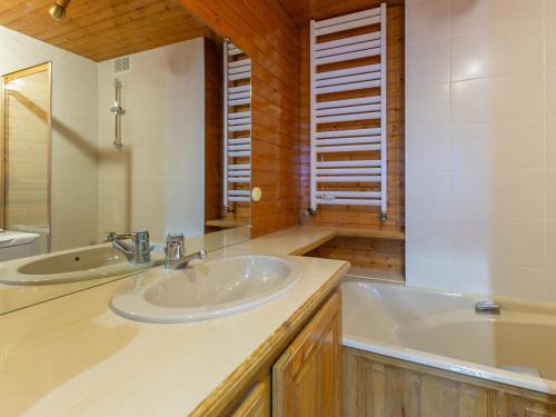 Appartement 4 pièces avec balcon, WiFi et parking couvert