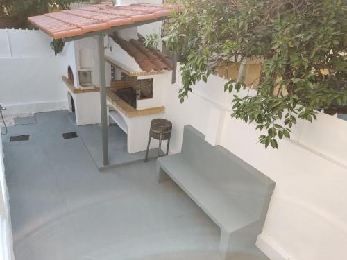 Seaside House in Nea Makriにあるバルコニーまたはテラス