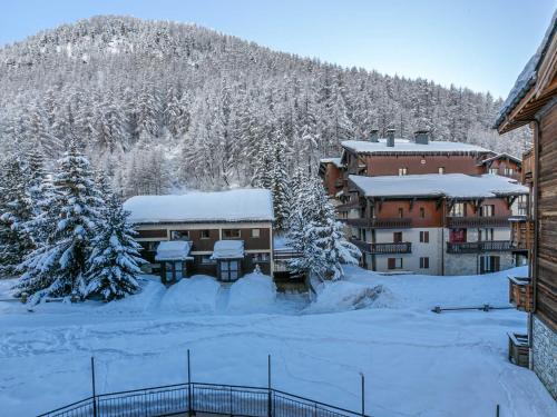 Bel appartement 3 pièces avec balcon, proche des pistes et du Vieux Village, WiFi inclus