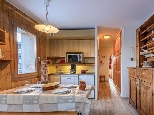 Bel appartement 3 pièces avec balcon, proche des pistes et du Vieux Village, WiFi inclus