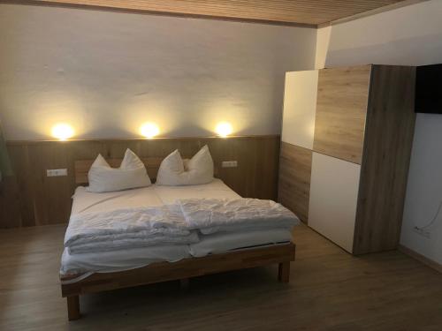 Кровать или кровати в номере Apartment Bergblick Semmering