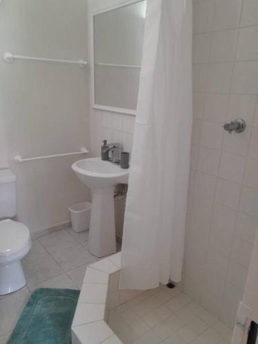 Apt 1 Lynsted - Newly renovated 2 bed 1 bath photo 3