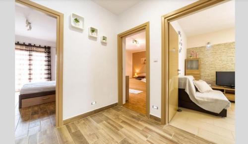 Apartments with parking space Vodice - 21743