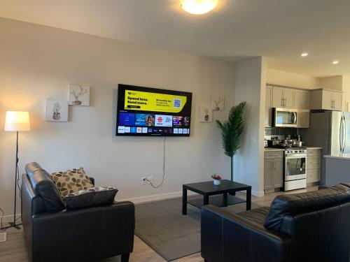 Glamorous 3 BR Villa with Double Garage