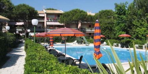 Trilocale in residence con piscina a Marcelli – M079