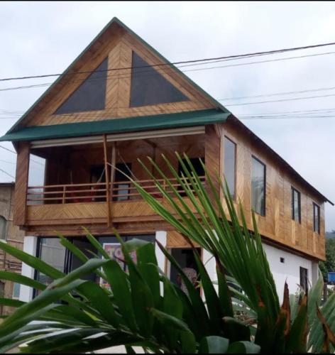 El edificio en el que está el departamento