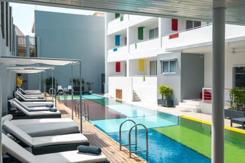Bazén v ubytování Chill Hotel Seminyak nebo v jeho okolí
