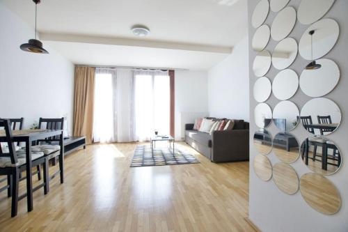 Standard Apartment by Hi5 - Kazinczy street