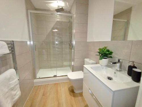 Luxury 2 Bed 2 Bath Flat Near Old Trafford photo 22