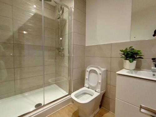 Luxury 2 Bed 2 Bath Flat Near Old Trafford photo 13