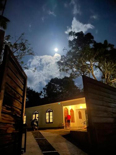 Το κτήριο όπου στεγάζεται  η βίλα