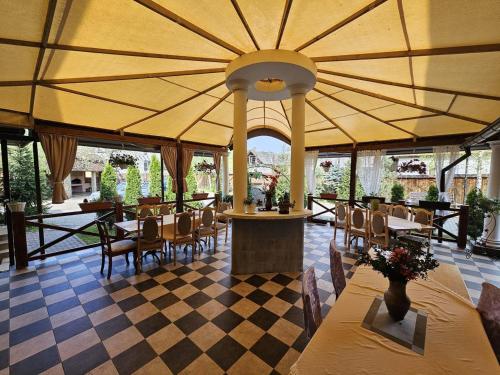 Restaurace v ubytování Minihotel Zolotoe Runo