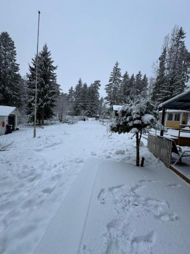 Mökki Kirkkonummi v zimě