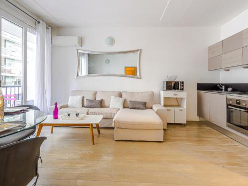 Apartment Le Mozart by Interhome