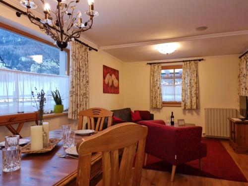 Posezení v ubytování Apartment Rätia I by Interhome