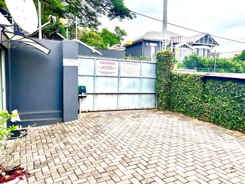 Taman di luar Terebinte Bed & Breakfast