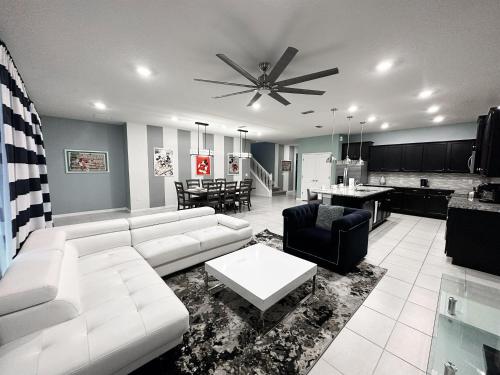 Un lugar para sentarse en 2127LC- Windsor Island home