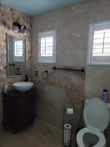 Ένα μπάνιο στο Vacation and party rental