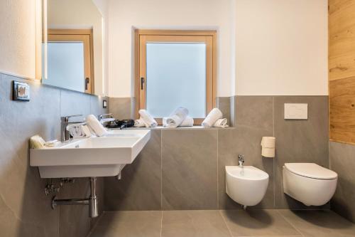 Ένα μπάνιο στο Kamerloy Apartments D