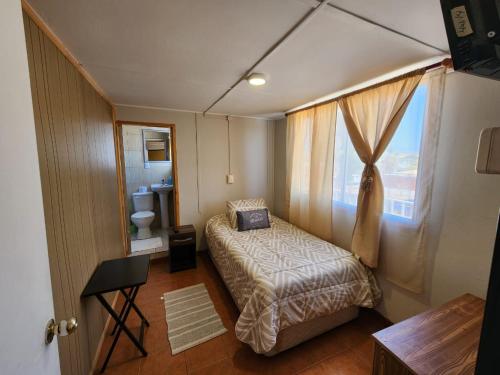 Postel nebo postele na pokoji v ubytování HOSTAL SOL ATACAMA -CALDERA