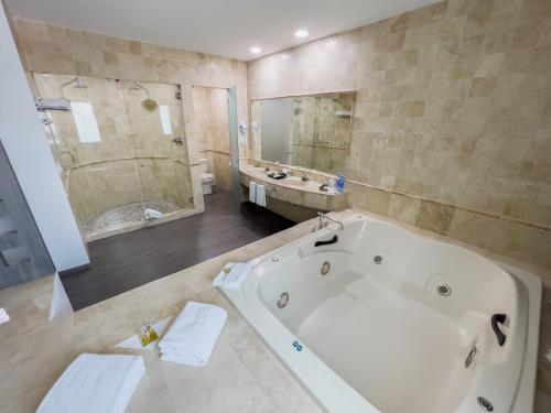 Bilik mandi di We Hotel Aeropuerto