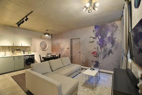 New Faces Design Apartment in Downtown