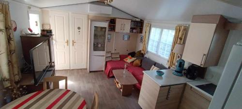 Photo de la galerie de l'établissement Vacances dans un mobil home climatisé dans les landes entre forêt, lacs et océan,, à Sainte-Eulalie-en-Born