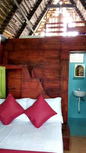 Postel nebo postele na pokoji v ubytování ULPATHA ECO LODGE