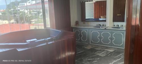 Royal broker – Photos 3