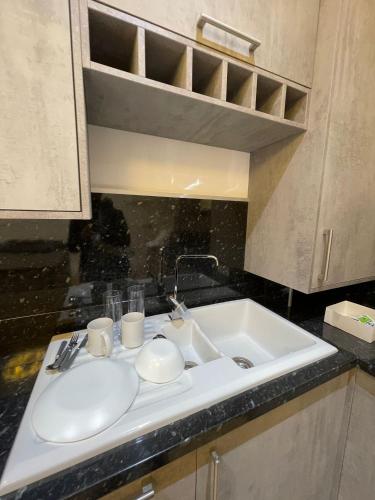 Charming 1-Bed Apartment in Wolverhampton – Photos 2