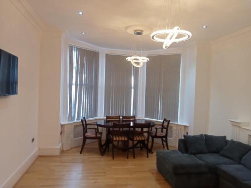 Impeccable Luxury 1-Bed Apartment in Wolverhampton