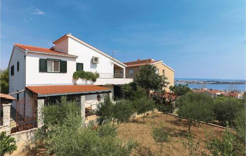 Family friendly house with a parking space Kastel Sucurac, Kastela - 21842