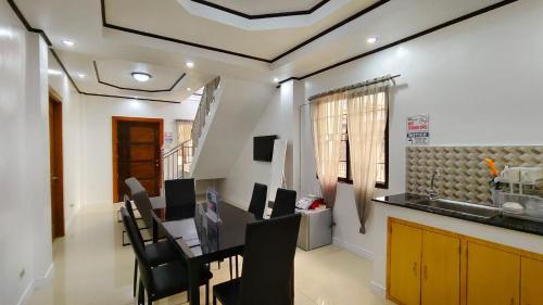 Dapur atau dapur kecil di Ormoc Mountain View Retreat