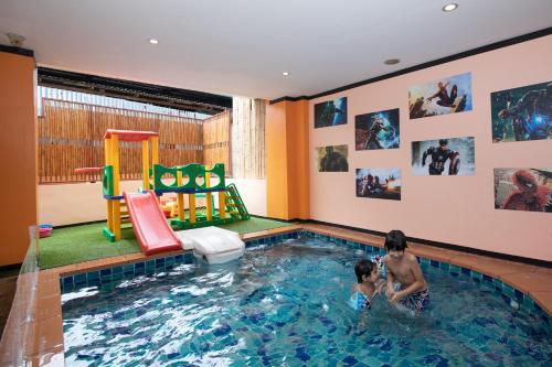 Bazén v ubytování Hotel Sole nebo v jeho okolí