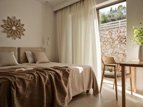 Posteľ alebo postele v izbe v ubytovaní Thelxi's Suite I - Brand New Seaview Suite!