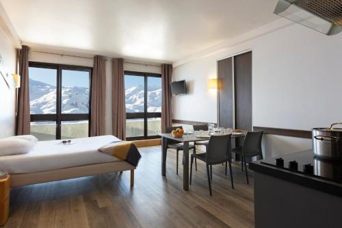 SOWELL RESIDENCES Pierre Blanche