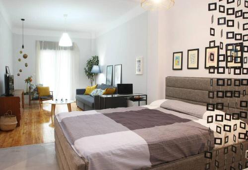 Nat's place Friends & Family Thessaloniki next to metro