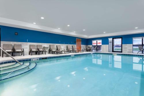 Hampton Inn & Suites Richmond – Photos 5
