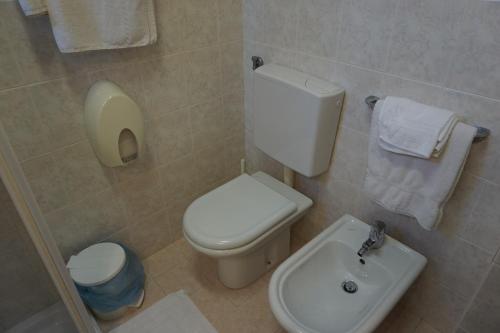 Ванная комната в Hotel Flora