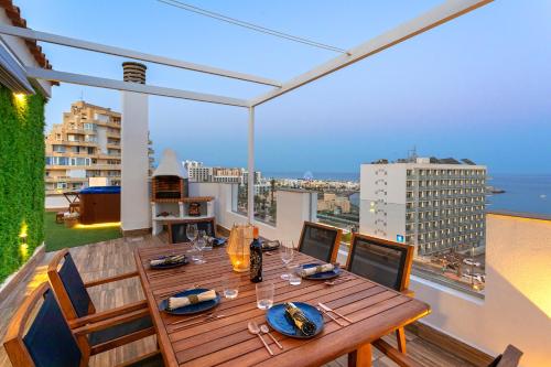 Luxury Penthouse Sea Views- Jacuzzi