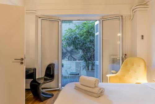 the Artistic One-Bedroom Studio in Plaka
