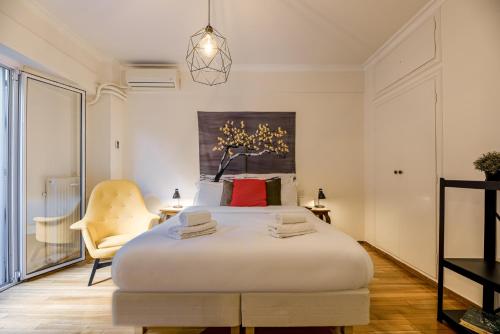 the Artistic One-Bedroom Studio in Plaka