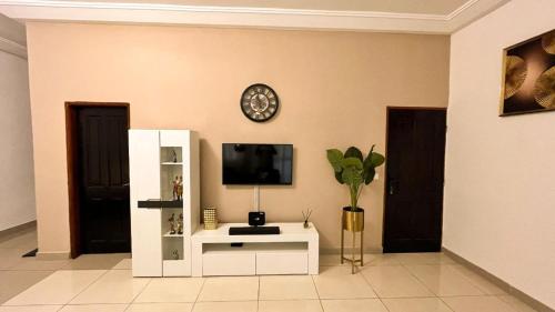Foto dalla galleria di Large studio at your disposal in Abidjan a Cocody