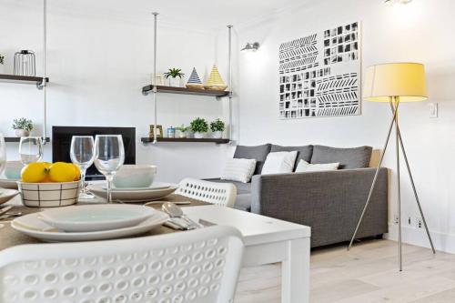 Χώρος καθιστικού στο Las Olas Blvd Exclusive Apt with waterview