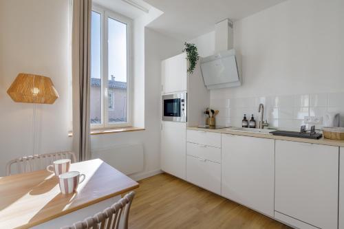 Photo de la galerie de l'établissement La Maison 44 - Studio - climatisé, Via Rhôna, à Montélimar