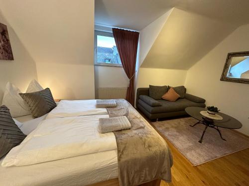 Foto dalla galleria di The Peaceful Garden Family Stay with Free Parking a Salisburgo