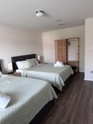 Postel nebo postele na pokoji v ubytování Perfect 4Bd with King Bed Vacation Home