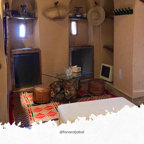 Una televisión o centro de entretenimiento en Fanar aljabal
