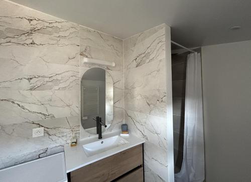 Koupelna v ubytování Appartement Design & Calme - Au centre de Tulle!